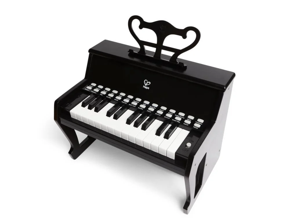 Piano aprende con luces negro